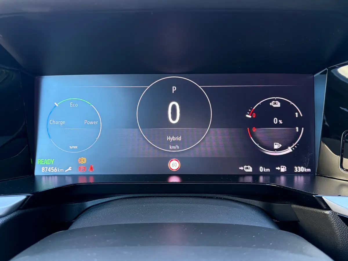 1.6 Turbo Plug-In Hybrid 225 PK Level 4/GS Line | TREKHAAK AFNB.| ADAPTIEVE CRUISE CONTROL| AGR COMFORTSTOELEN| DODEHOEK DETECTIE| STUUR, STOEL EN VOORRUITVERWARMING| HALF LEDER/HALF STOFFEN