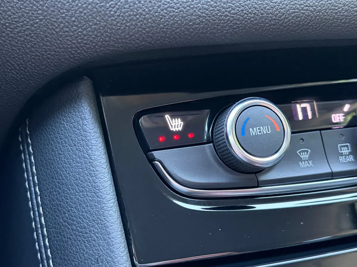 1.6 Turbo Plug-In Hybrid 225 PK Level 4/GS Line | TREKHAAK AFNB.| ADAPTIEVE CRUISE CONTROL| AGR COMFORTSTOELEN| DODEHOEK DETECTIE| STUUR, STOEL EN VOORRUITVERWARMING| HALF LEDER/HALF STOFFEN