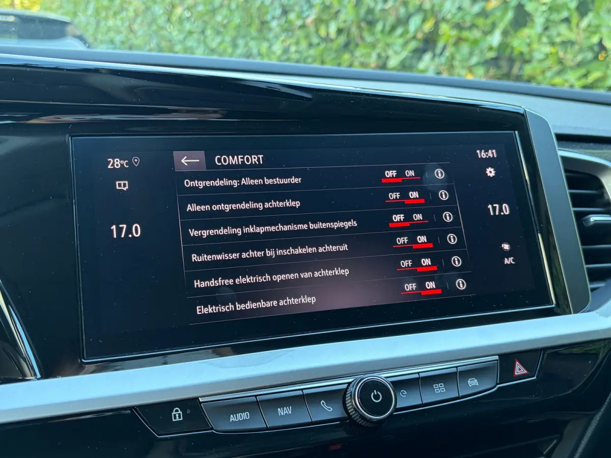 1.6 Turbo Plug-In Hybrid 225 PK Level 4/GS Line | TREKHAAK AFNB.| ADAPTIEVE CRUISE CONTROL| AGR COMFORTSTOELEN| DODEHOEK DETECTIE| STUUR, STOEL EN VOORRUITVERWARMING| HALF LEDER/HALF STOFFEN