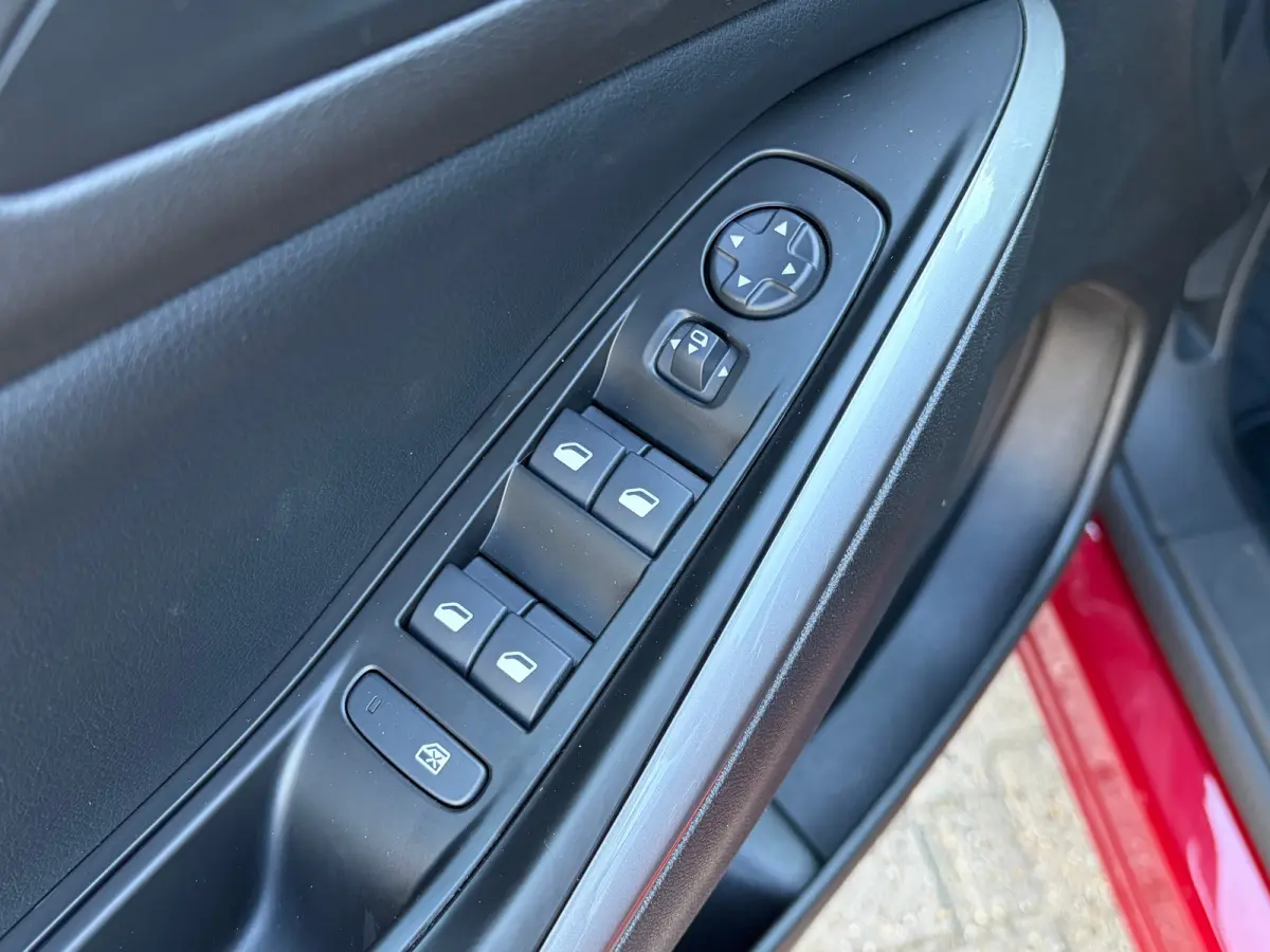 1.6 Turbo Plug-In Hybrid 225 PK Level 4/GS Line | TREKHAAK AFNB.| ADAPTIEVE CRUISE CONTROL| AGR COMFORTSTOELEN| DODEHOEK DETECTIE| STUUR, STOEL EN VOORRUITVERWARMING| HALF LEDER/HALF STOFFEN