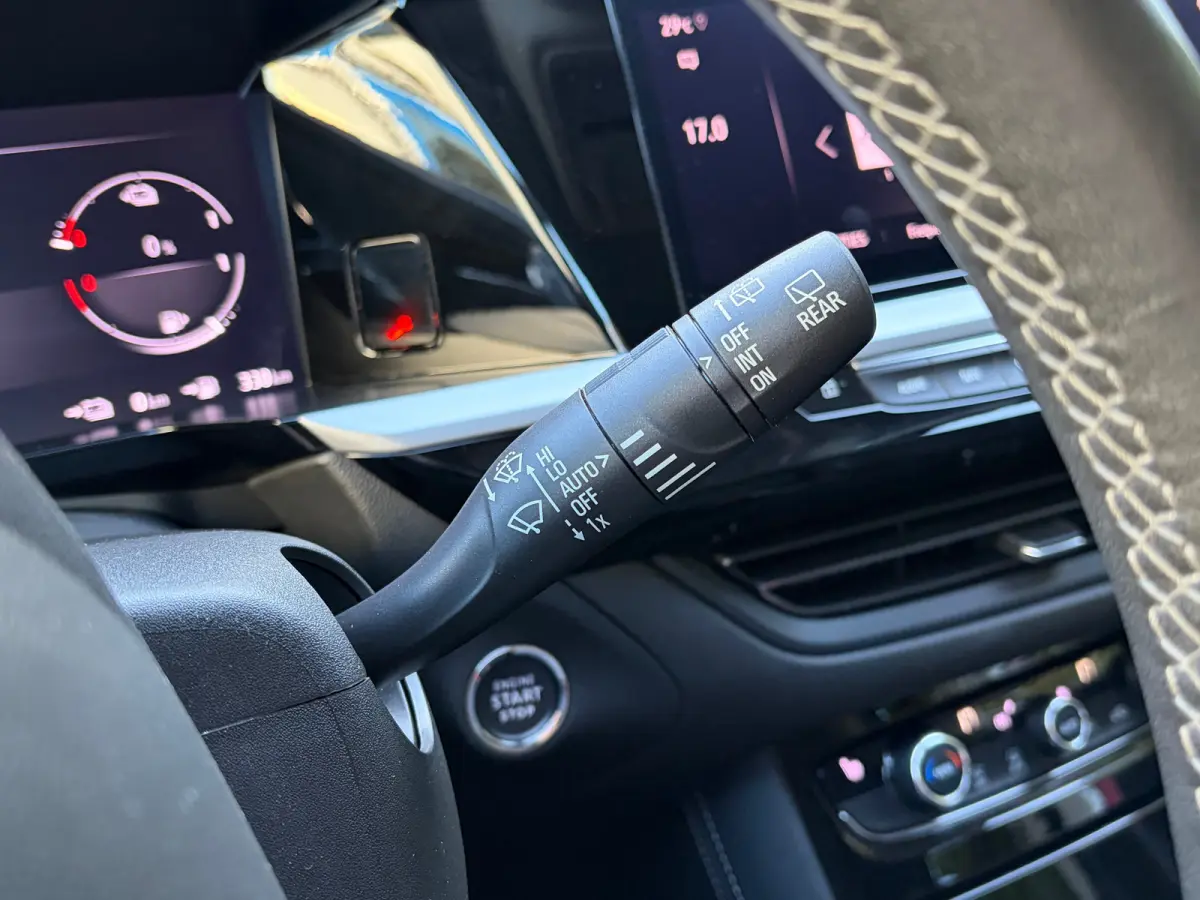 1.6 Turbo Plug-In Hybrid 225 PK Level 4/GS Line | TREKHAAK AFNB.| ADAPTIEVE CRUISE CONTROL| AGR COMFORTSTOELEN| DODEHOEK DETECTIE| STUUR, STOEL EN VOORRUITVERWARMING| HALF LEDER/HALF STOFFEN