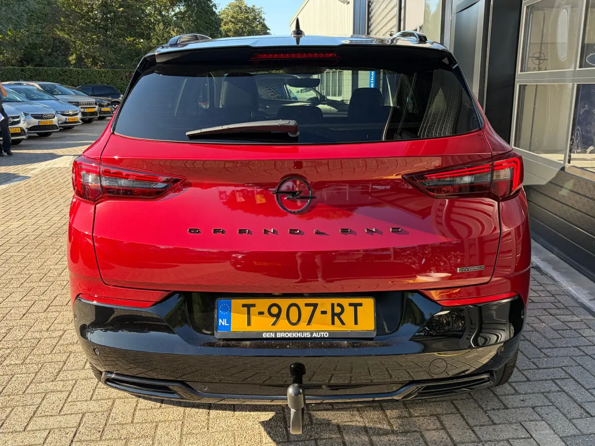 1.6 Turbo Plug-In Hybrid 225 PK Level 4/GS Line | TREKHAAK AFNB.| ADAPTIEVE CRUISE CONTROL| AGR COMFORTSTOELEN| DODEHOEK DETECTIE| STUUR, STOEL EN VOORRUITVERWARMING| HALF LEDER/HALF STOFFEN