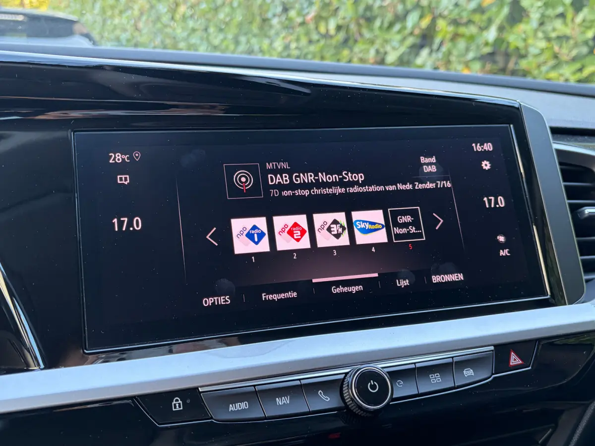 1.6 Turbo Plug-In Hybrid 225 PK Level 4/GS Line | TREKHAAK AFNB.| ADAPTIEVE CRUISE CONTROL| AGR COMFORTSTOELEN| DODEHOEK DETECTIE| STUUR, STOEL EN VOORRUITVERWARMING| HALF LEDER/HALF STOFFEN