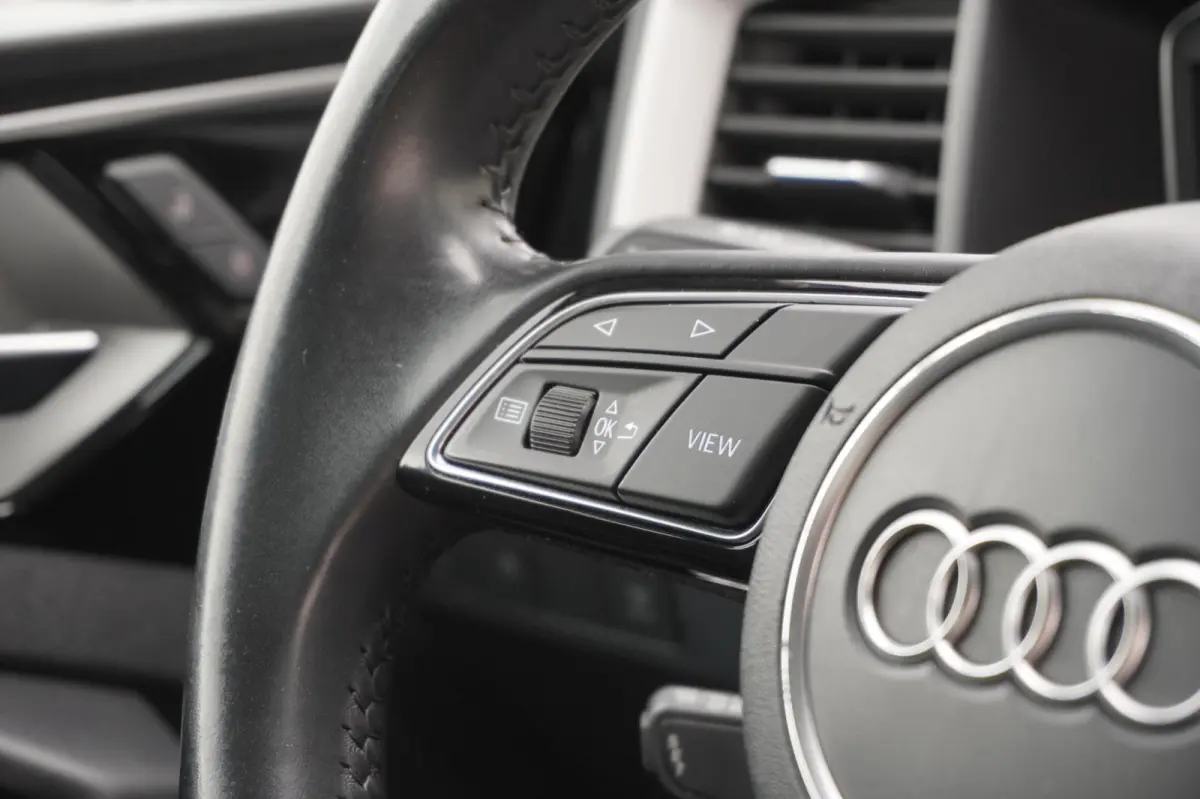 25 TFSI epic 5deurs | Carplay | Navigatie | 17 inch velgen | Elek. pakket | vol opties | Inruil mogelijk