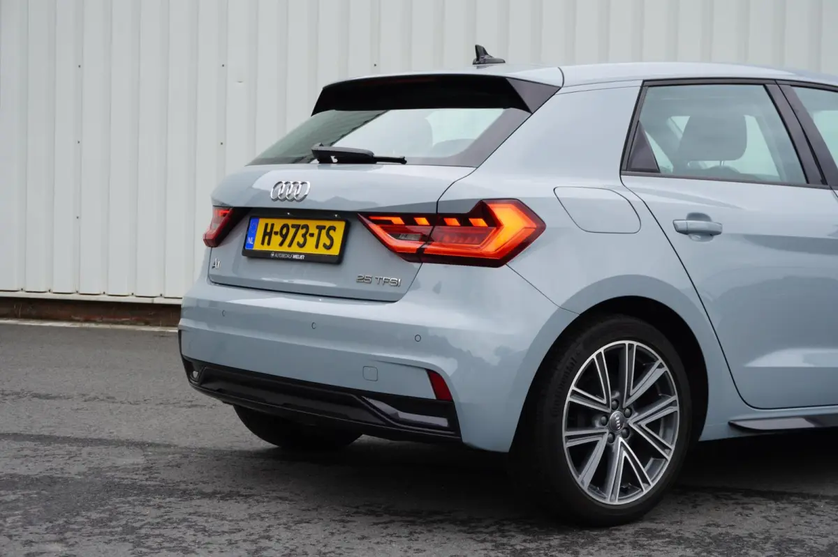 25 TFSI epic 5deurs | Carplay | Navigatie | 17 inch velgen | Elek. pakket | vol opties | Inruil mogelijk