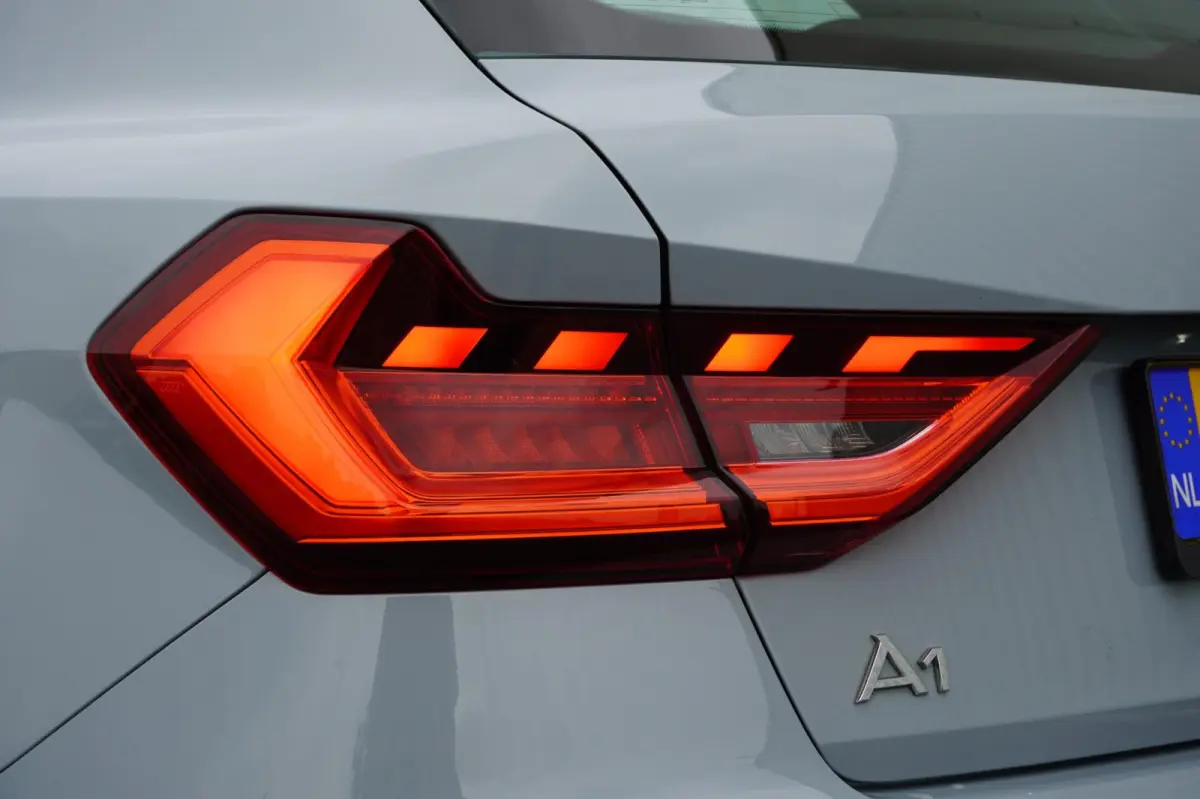 25 TFSI epic 5deurs | Carplay | Navigatie | 17 inch velgen | Elek. pakket | vol opties | Inruil mogelijk