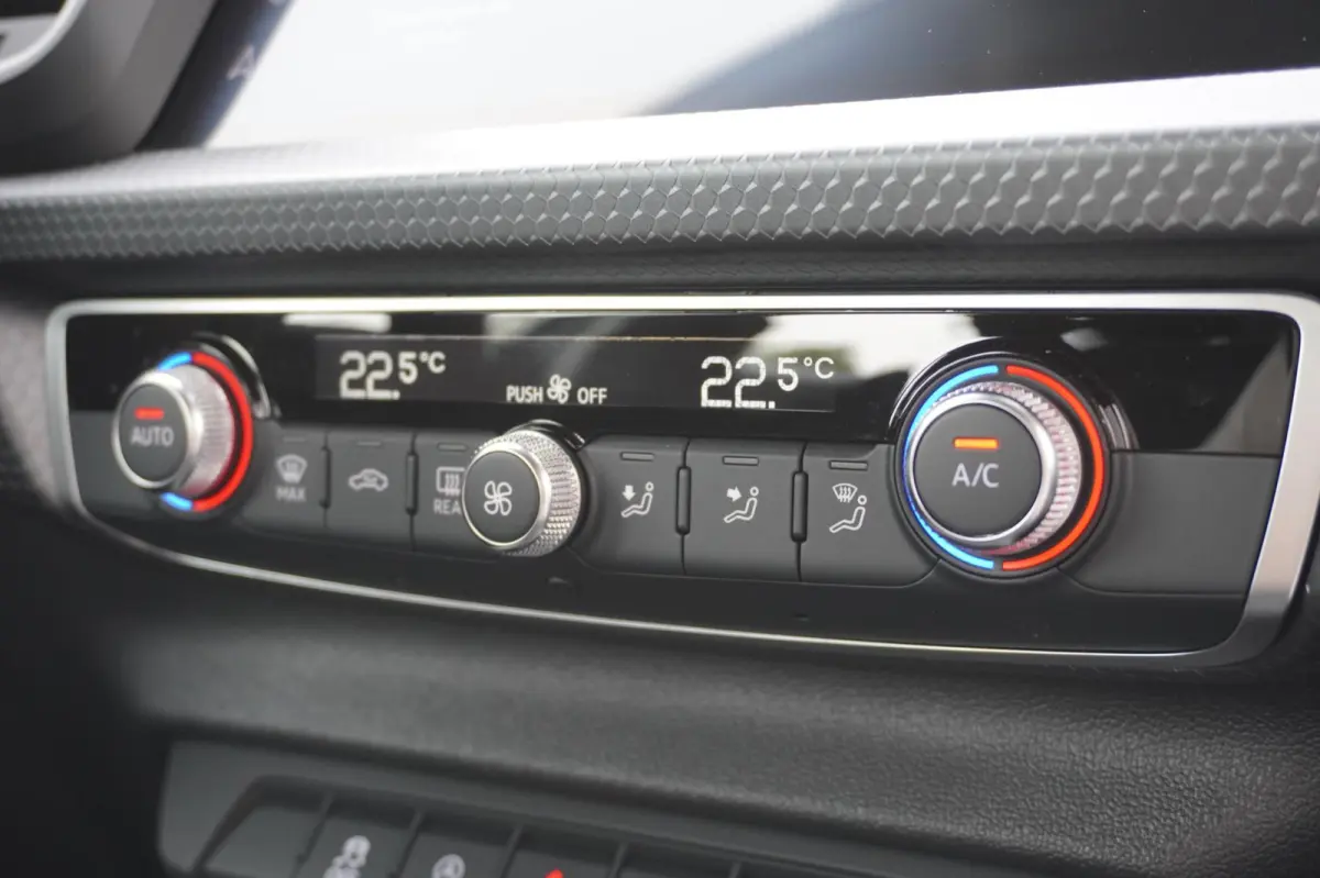 25 TFSI epic 5deurs | Carplay | Navigatie | 17 inch velgen | Elek. pakket | vol opties | Inruil mogelijk