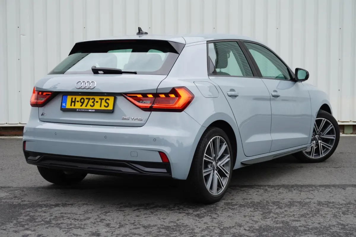 25 TFSI epic 5deurs | Carplay | Navigatie | 17 inch velgen | Elek. pakket | vol opties | Inruil mogelijk