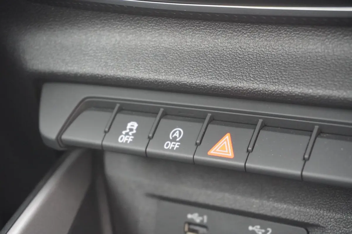 25 TFSI epic 5deurs | Carplay | Navigatie | 17 inch velgen | Elek. pakket | vol opties | Inruil mogelijk