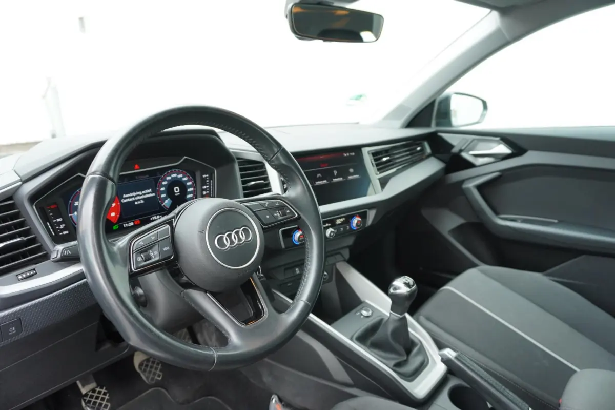 25 TFSI epic 5deurs | Carplay | Navigatie | 17 inch velgen | Elek. pakket | vol opties | Inruil mogelijk