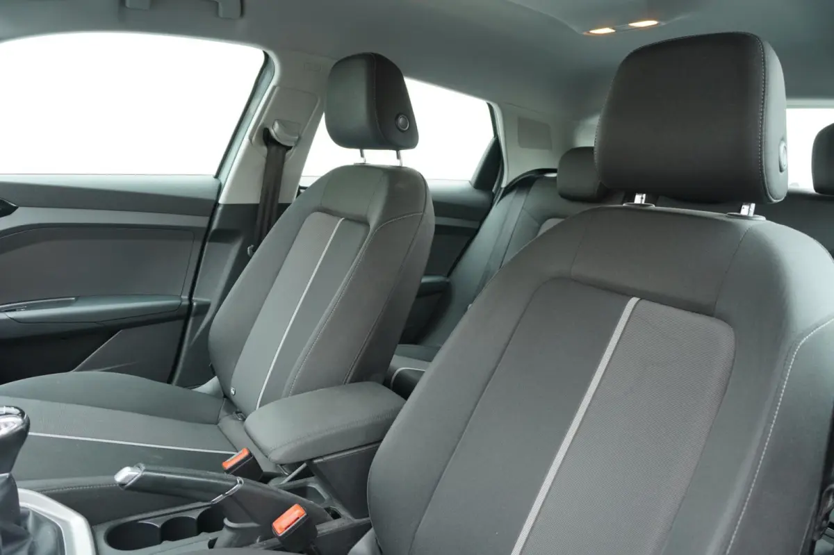 25 TFSI epic 5deurs | Carplay | Navigatie | 17 inch velgen | Elek. pakket | vol opties | Inruil mogelijk