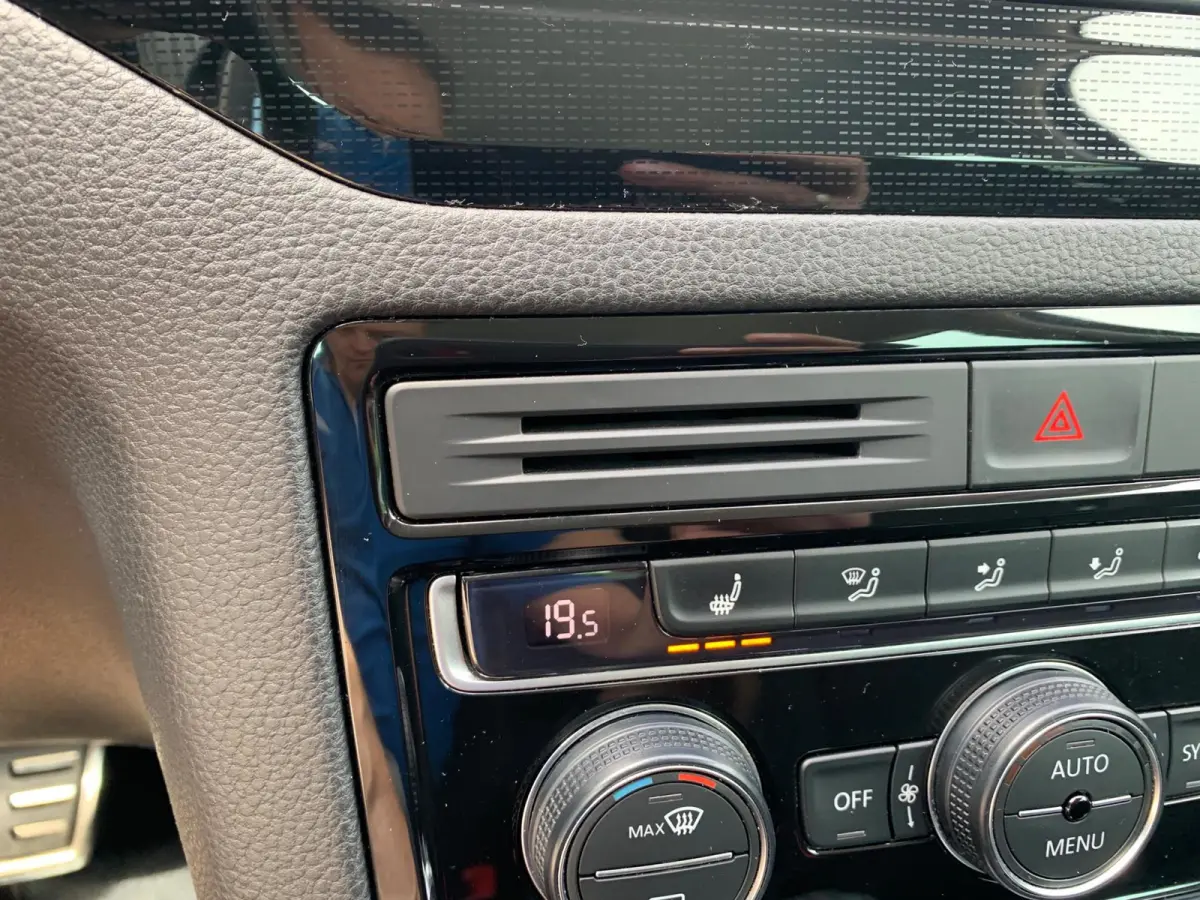 1.2 TSI Sound DSG Pdc/Ecc/Lmv/Pr-Glass