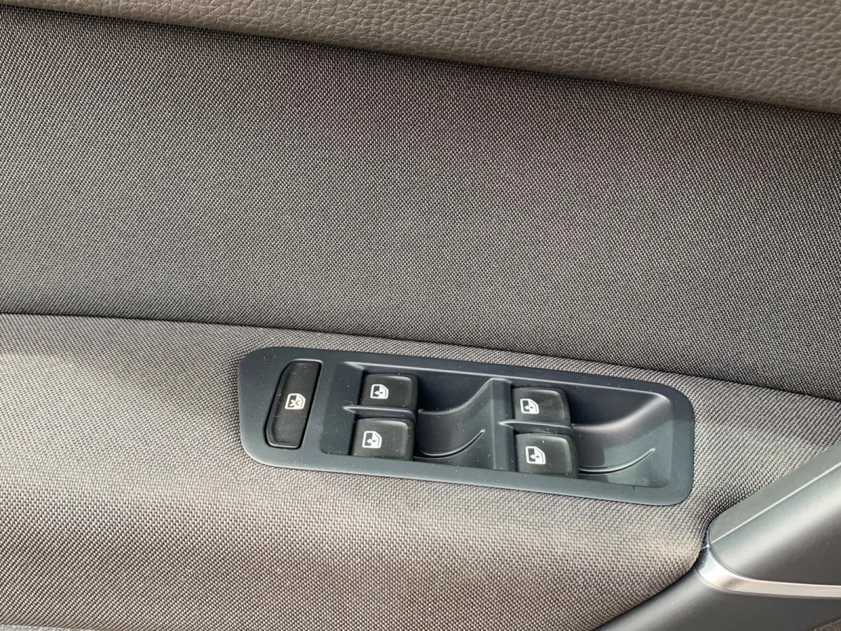 1.2 TSI Sound DSG Pdc/Ecc/Lmv/Pr-Glass