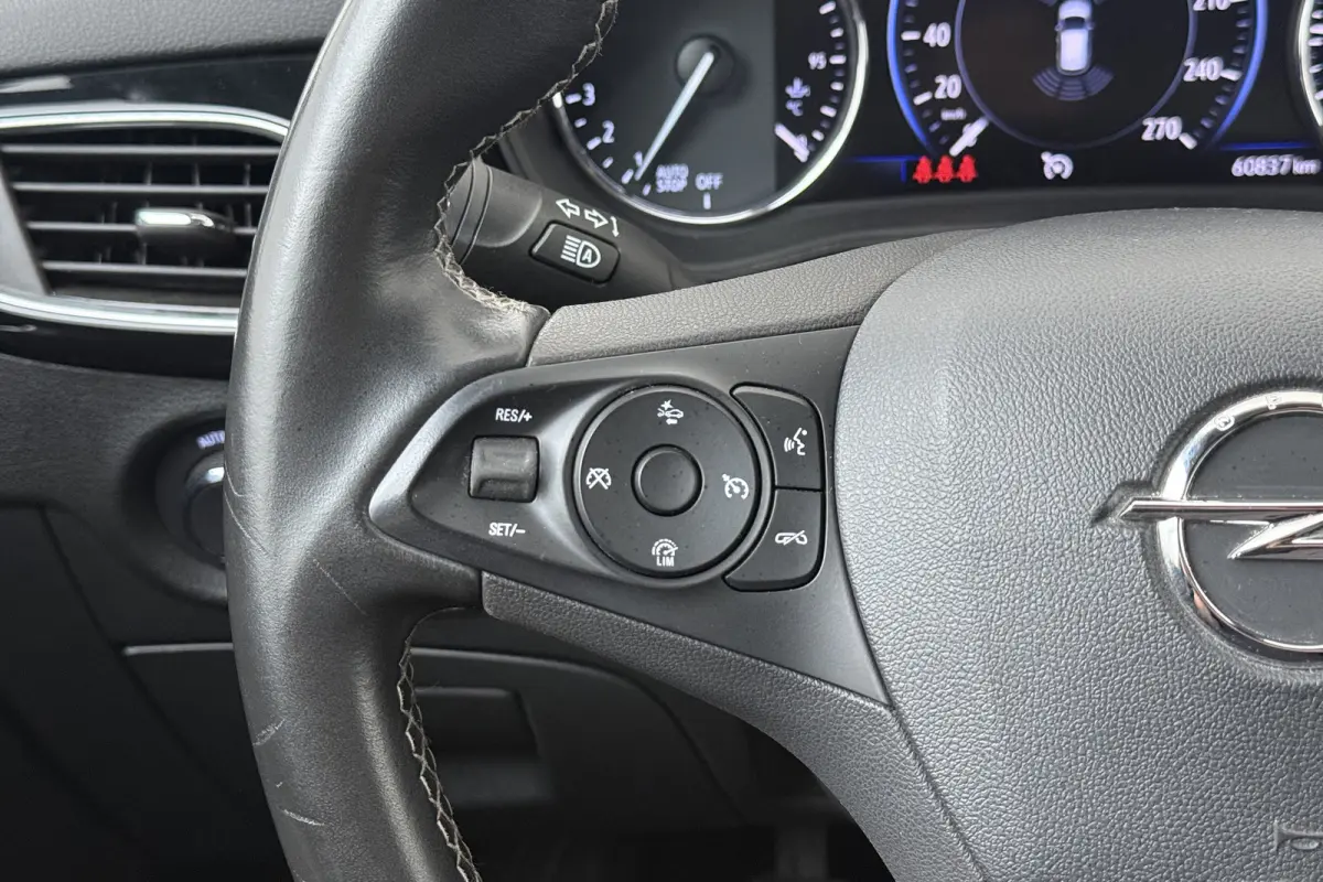 1.2 Elegance Trekhaak Carplay Digi. Dash