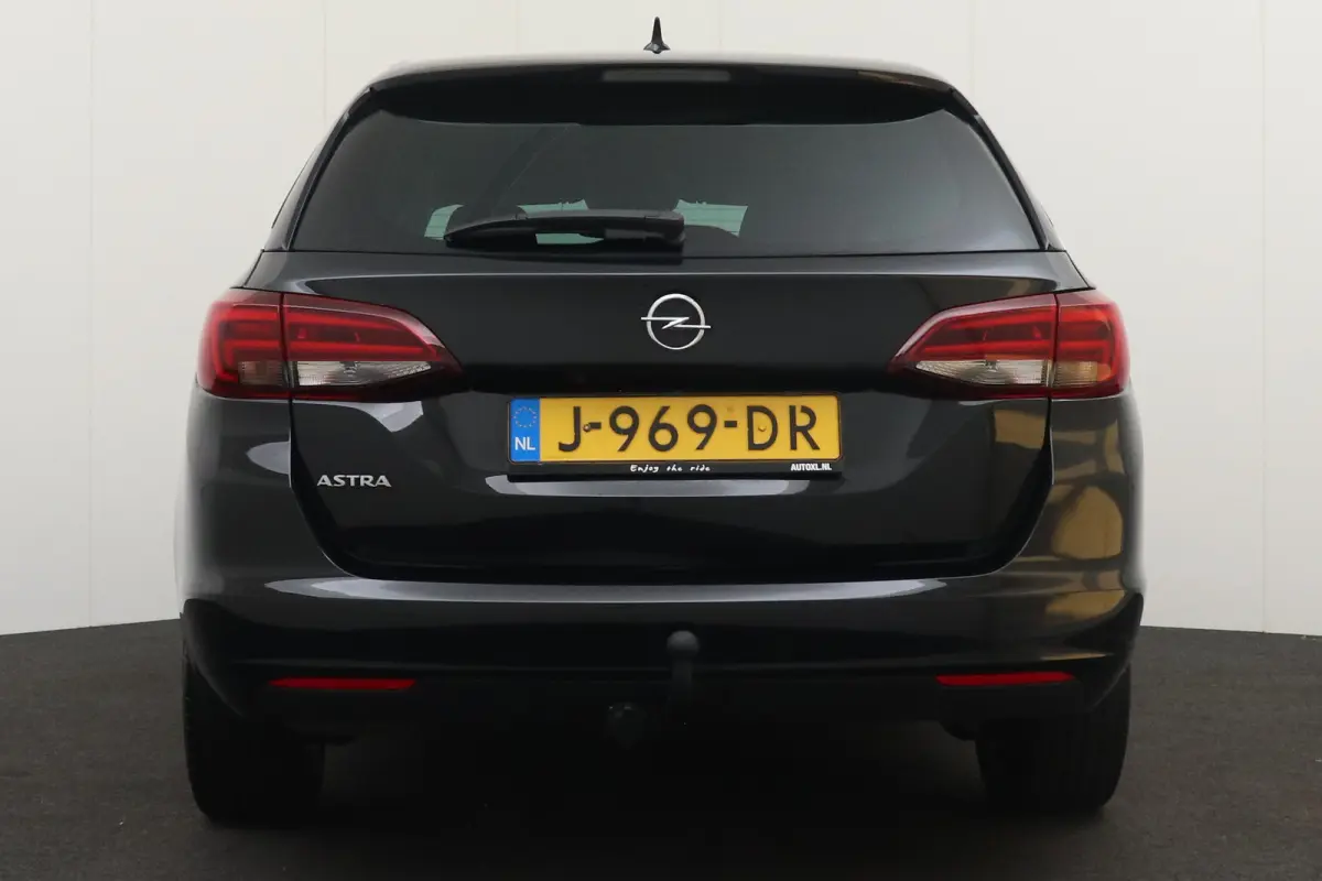 1.2 Elegance Trekhaak Carplay Digi. Dash