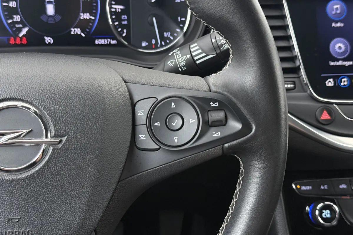 1.2 Elegance Trekhaak Carplay Digi. Dash
