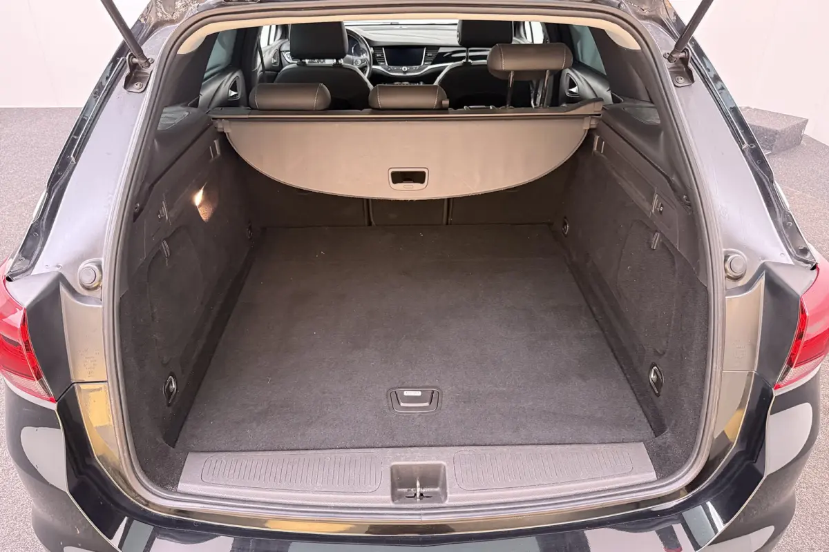 1.2 Elegance Trekhaak Carplay Digi. Dash