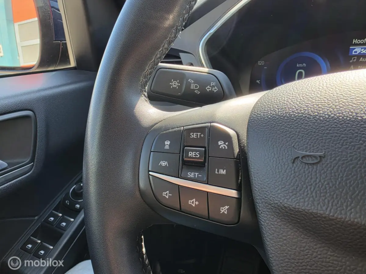 2.5 PHEV Titanium