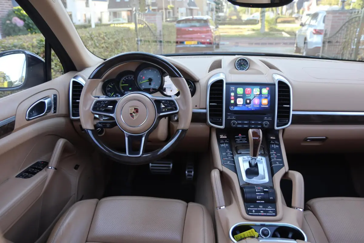 3.0 S E-Hybrid ⚡ | SPORT CHRONO ⏱️ | PANO ☀️ | BOSE 🔊 | CARPLAY 📱 | ELEK. TREKHAAK 🔗 | SOFTCLOSE | LEDER