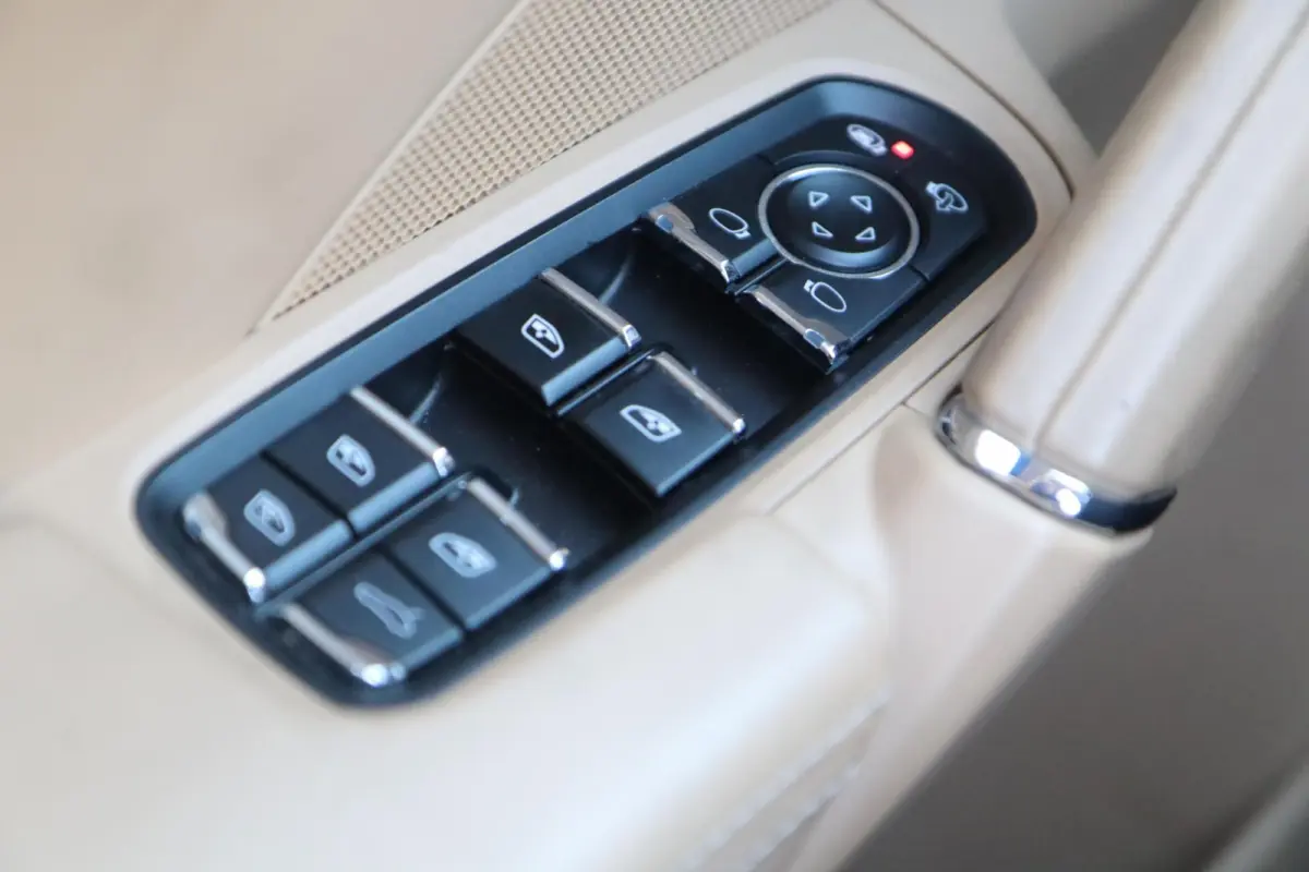 3.0 S E-Hybrid ⚡ | SPORT CHRONO ⏱️ | PANO ☀️ | BOSE 🔊 | CARPLAY 📱 | ELEK. TREKHAAK 🔗 | SOFTCLOSE | LEDER