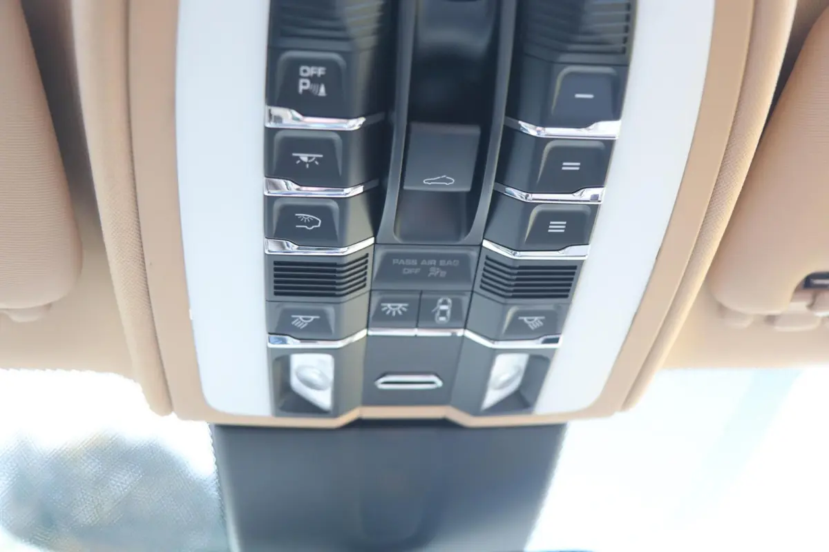 3.0 S E-Hybrid ⚡ | SPORT CHRONO ⏱️ | PANO ☀️ | BOSE 🔊 | CARPLAY 📱 | ELEK. TREKHAAK 🔗 | SOFTCLOSE | LEDER