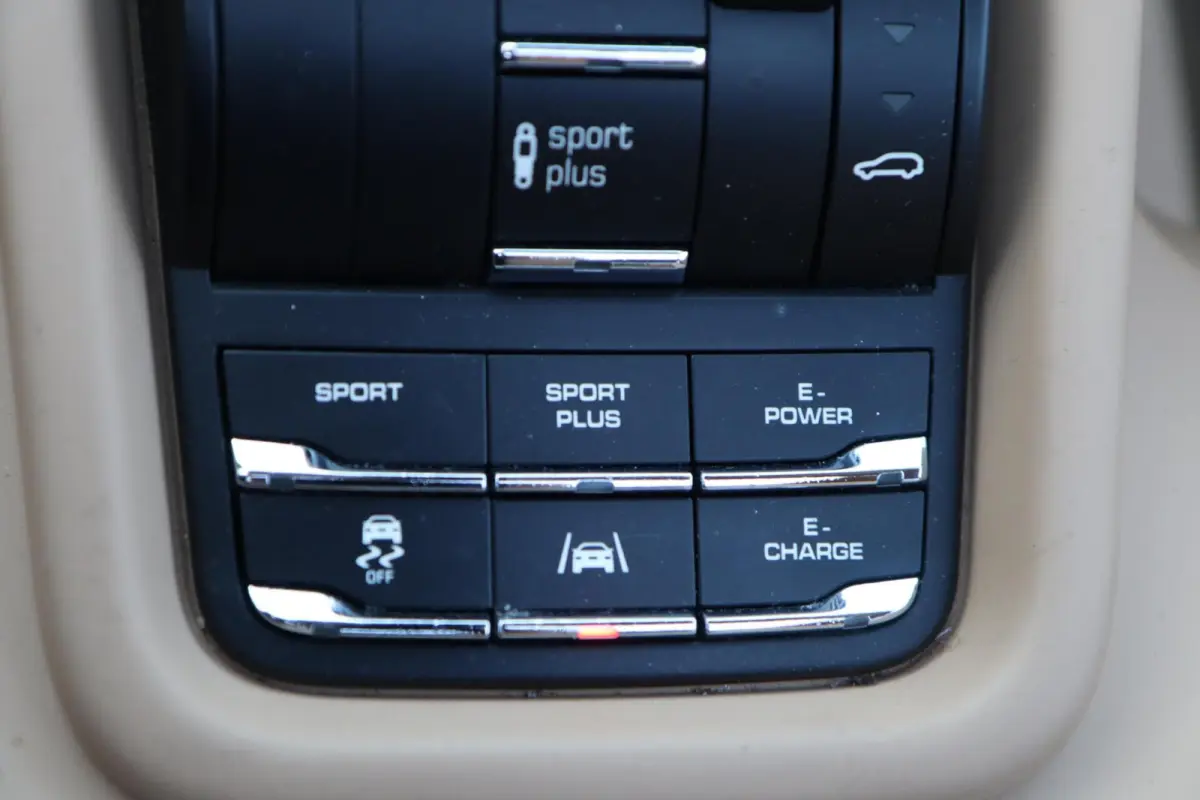 3.0 S E-Hybrid ⚡ | SPORT CHRONO ⏱️ | PANO ☀️ | BOSE 🔊 | CARPLAY 📱 | ELEK. TREKHAAK 🔗 | SOFTCLOSE | LEDER