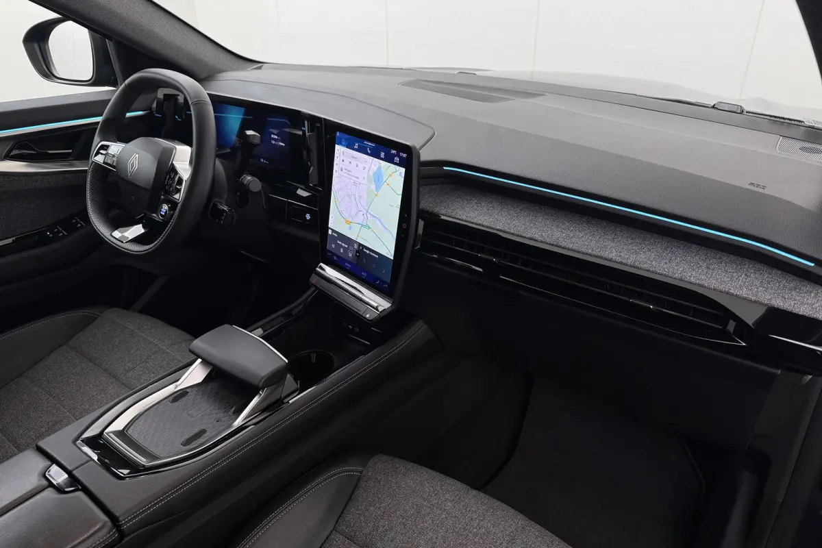 E-Tech full hybrid 200 techno 7p. Trekhaak Adap. Cruise 360' Camera