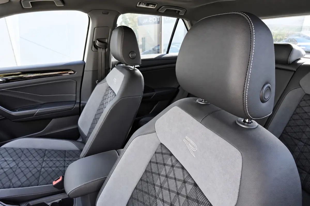 1.5 TSI R-Line PANO BEATS ASCOT GREY VOL