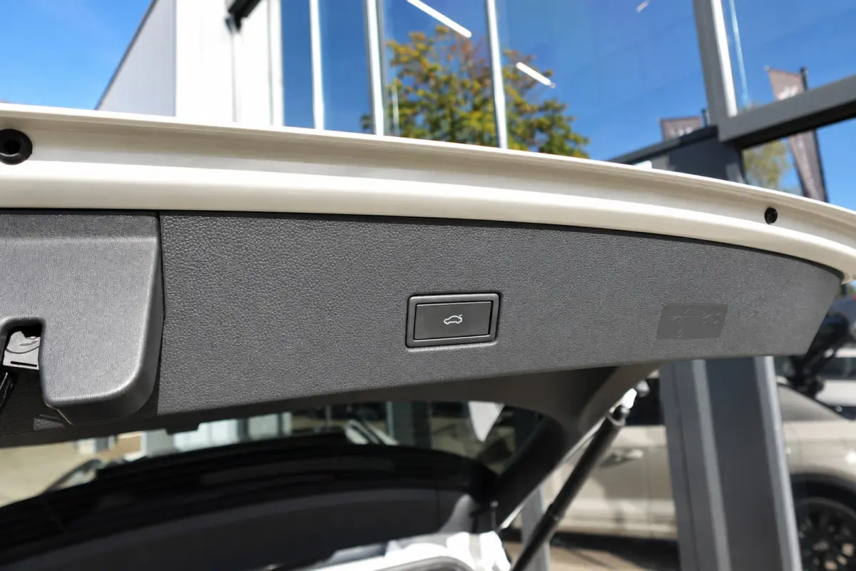 1.5 TSI R-Line PANO BEATS ASCOT GREY VOL