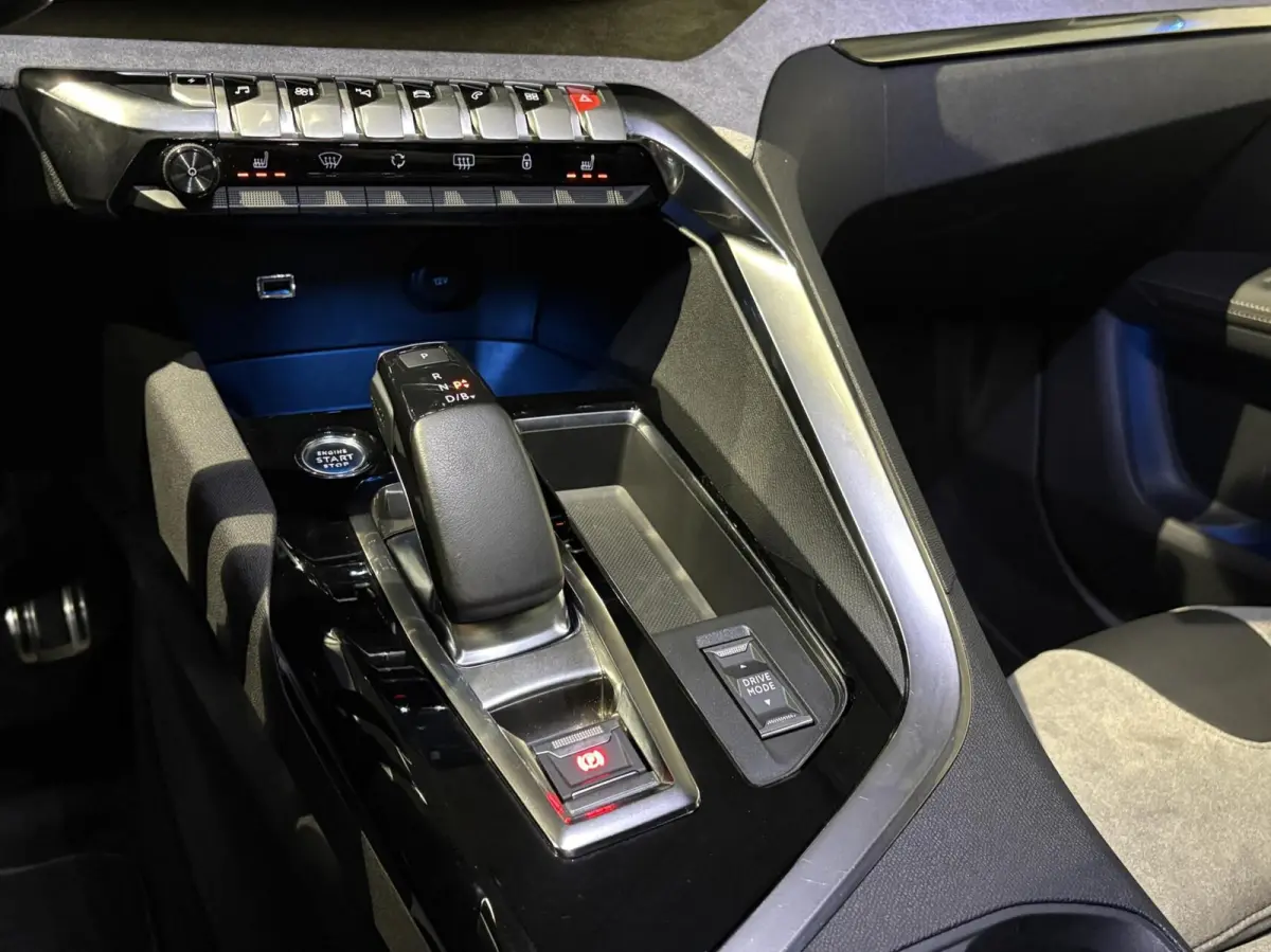 1.6 HYbrid 225 GT|Black Pack|19 inch|Memory|360|FOCAL|Carplay|Navi|PDC|ACC|Side assist|Lane Assist|