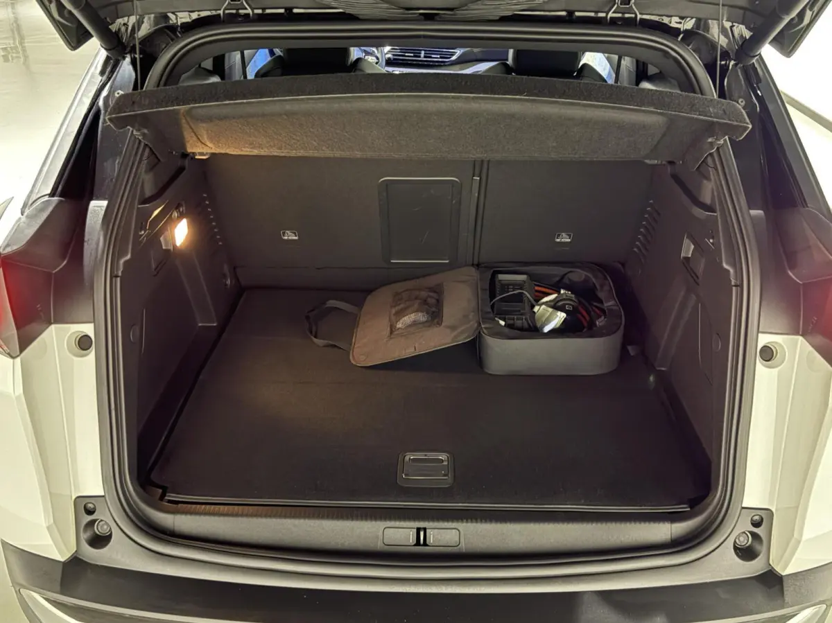 1.6 HYbrid 225 GT|Black Pack|19 inch|Memory|360|FOCAL|Carplay|Navi|PDC|ACC|Side assist|Lane Assist|