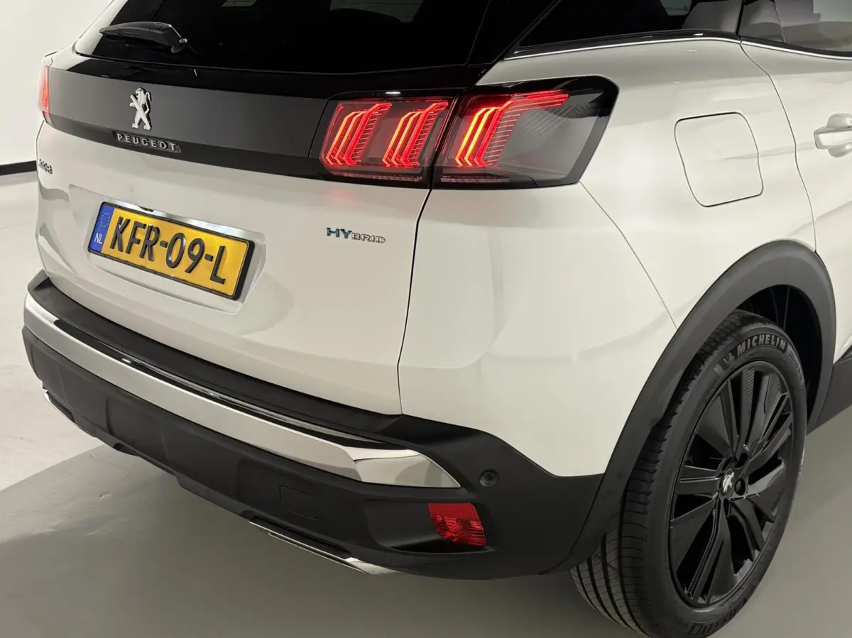 1.6 HYbrid 225 GT|Black Pack|19 inch|Memory|360|FOCAL|Carplay|Navi|PDC|ACC|Side assist|Lane Assist|