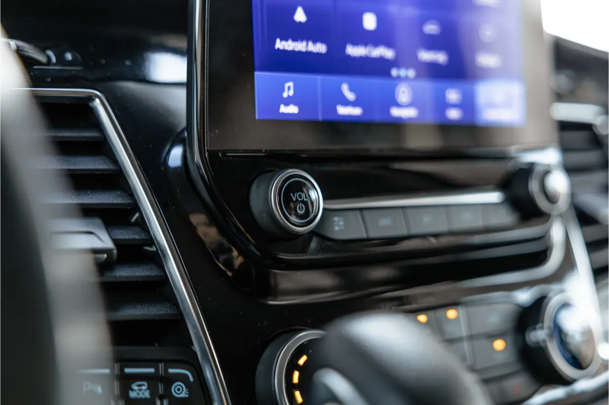 300 2.0 TDCI 170 PK L2H1 Limited DC | Dubbel cabine | ACC | Elek stoelen | Lederen bekleding | Navigatie | CarPlay | Camera | Trekhaak | Orig. NL auto | Nieuwe APK