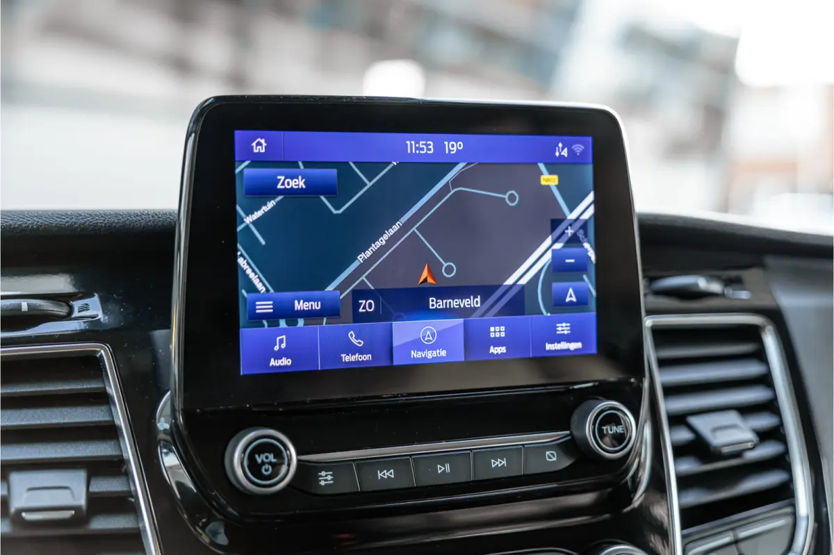 300 2.0 TDCI 170 PK L2H1 Limited DC | Dubbel cabine | ACC | Elek stoelen | Lederen bekleding | Navigatie | CarPlay | Camera | Trekhaak | Orig. NL auto | Nieuwe APK