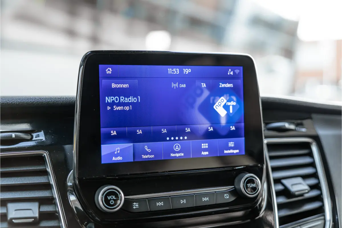 300 2.0 TDCI 170 PK L2H1 Limited DC | Dubbel cabine | ACC | Elek stoelen | Lederen bekleding | Navigatie | CarPlay | Camera | Trekhaak | Orig. NL auto | Nieuwe APK