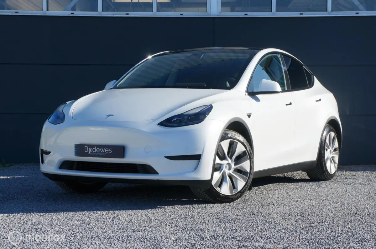 RWD 58 kWh Premium Leather FSD Pano Trekhaak !