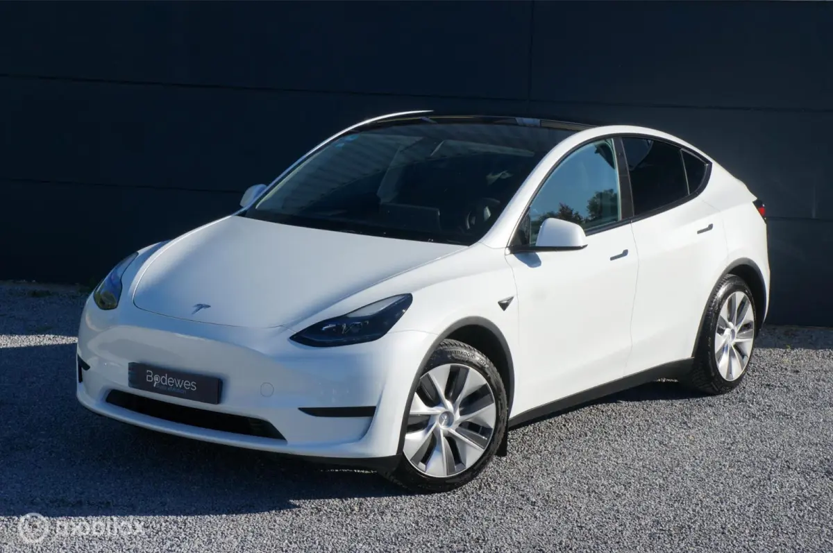 RWD 58 kWh Premium Leather FSD Pano Trekhaak !