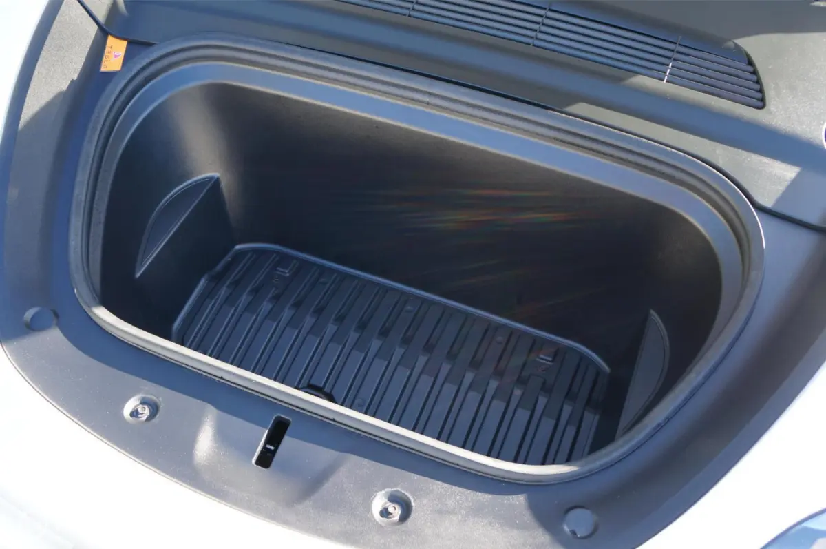 RWD 58 kWh Premium Leather FSD Pano Trekhaak !