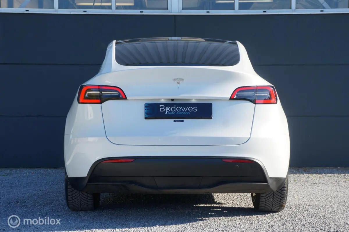 RWD 58 kWh Premium Leather FSD Pano Trekhaak !