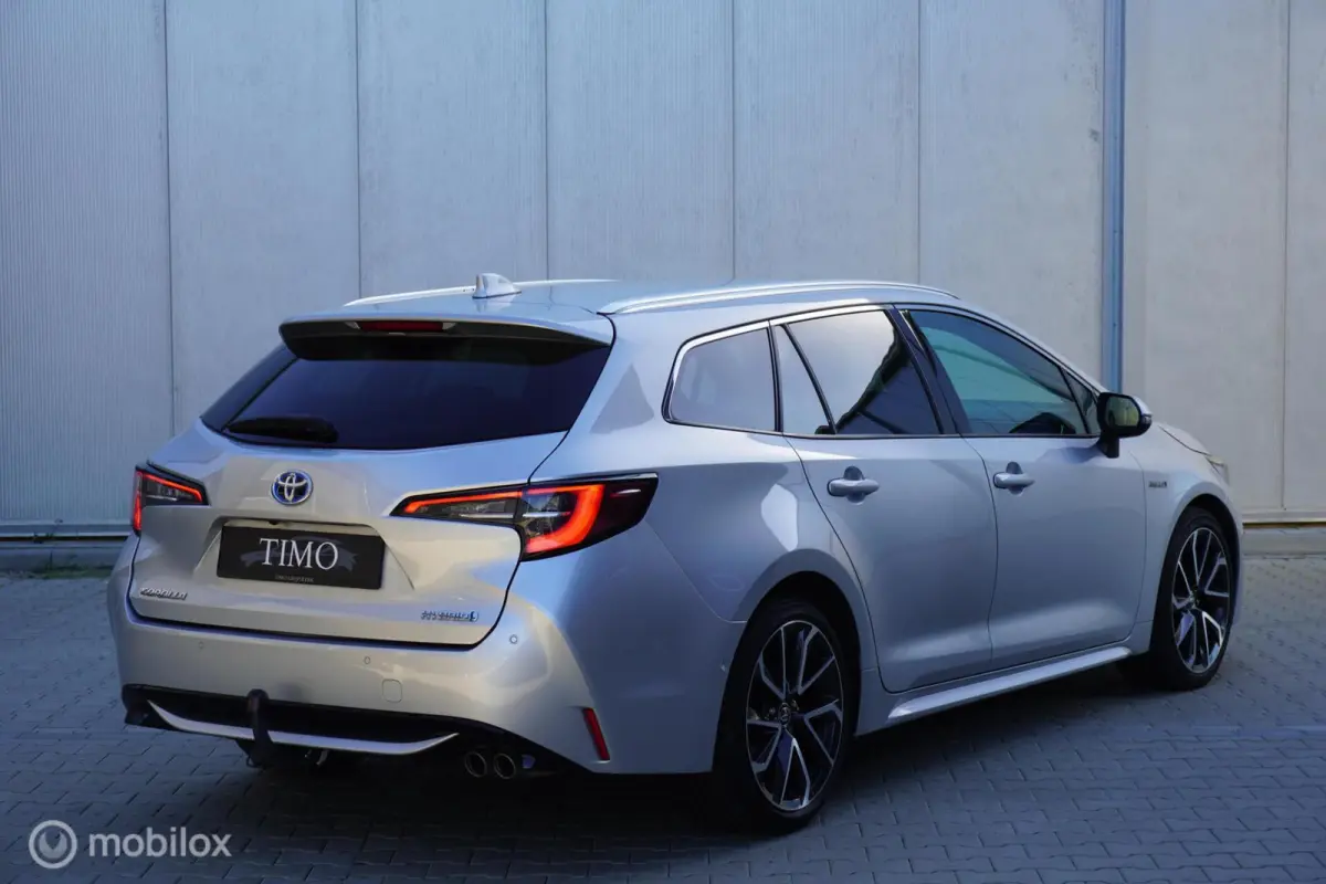 2.0 Hybrid Executive