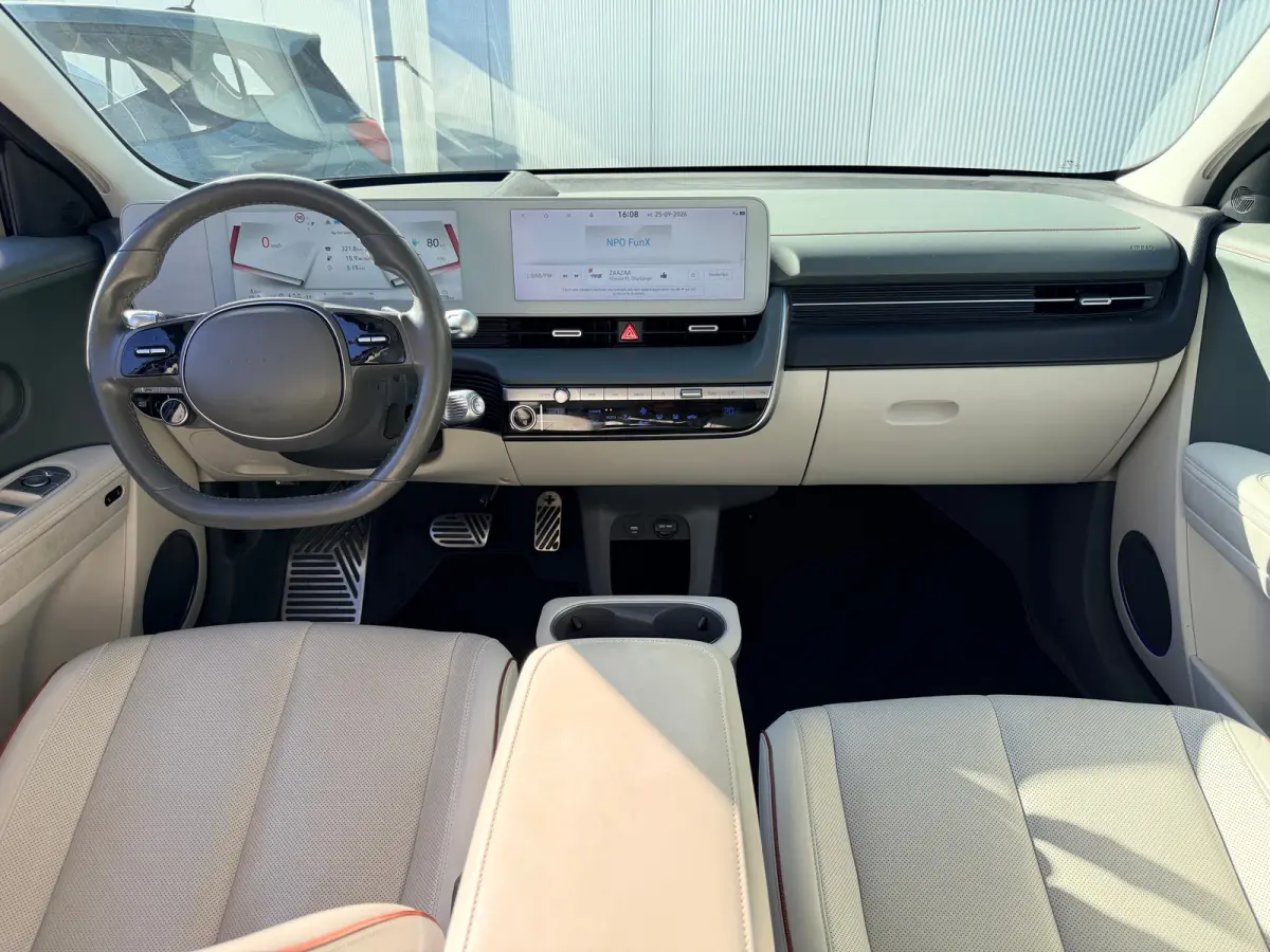 Lounge 73kWh / Verwacht / Nette Auto! / Uniek Interieur! /