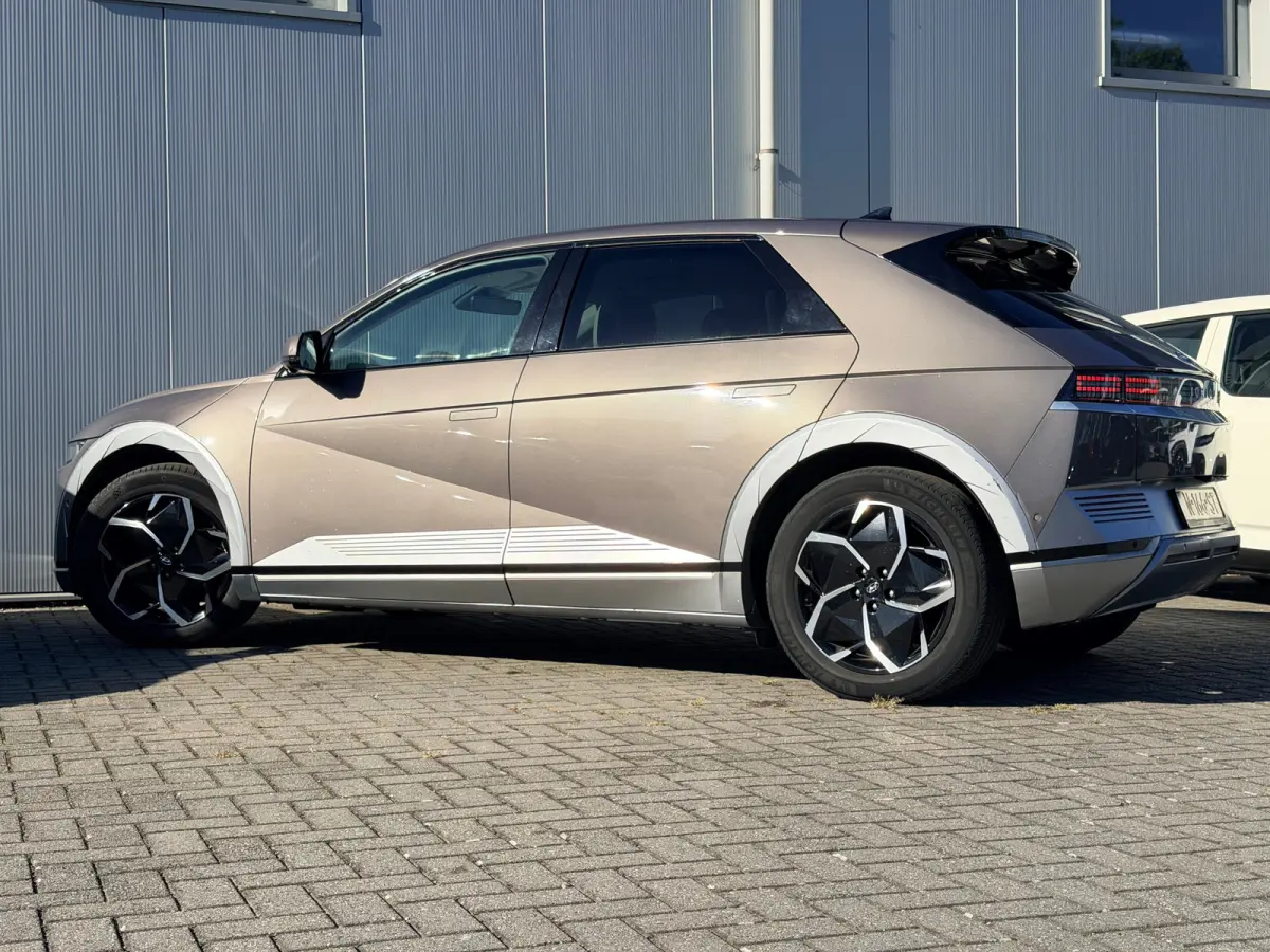 Lounge 73kWh / Verwacht / Nette Auto! / Uniek Interieur! /