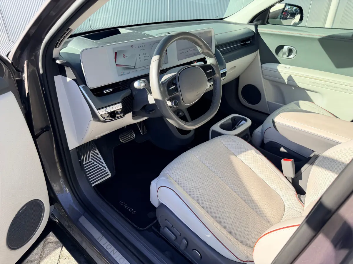 Lounge 73kWh / Verwacht / Nette Auto! / Uniek Interieur! /