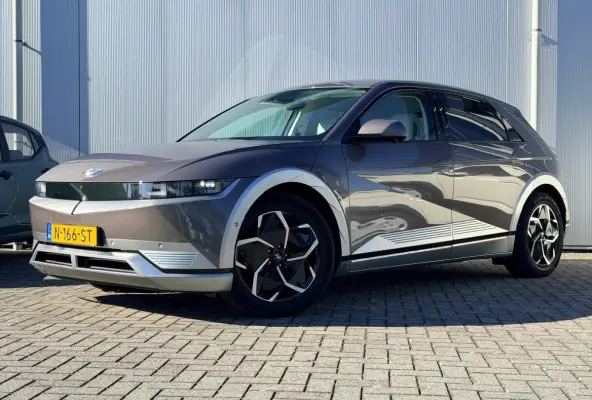 Lounge 73kWh / Verwacht / Nette Auto! / Uniek Interieur! /