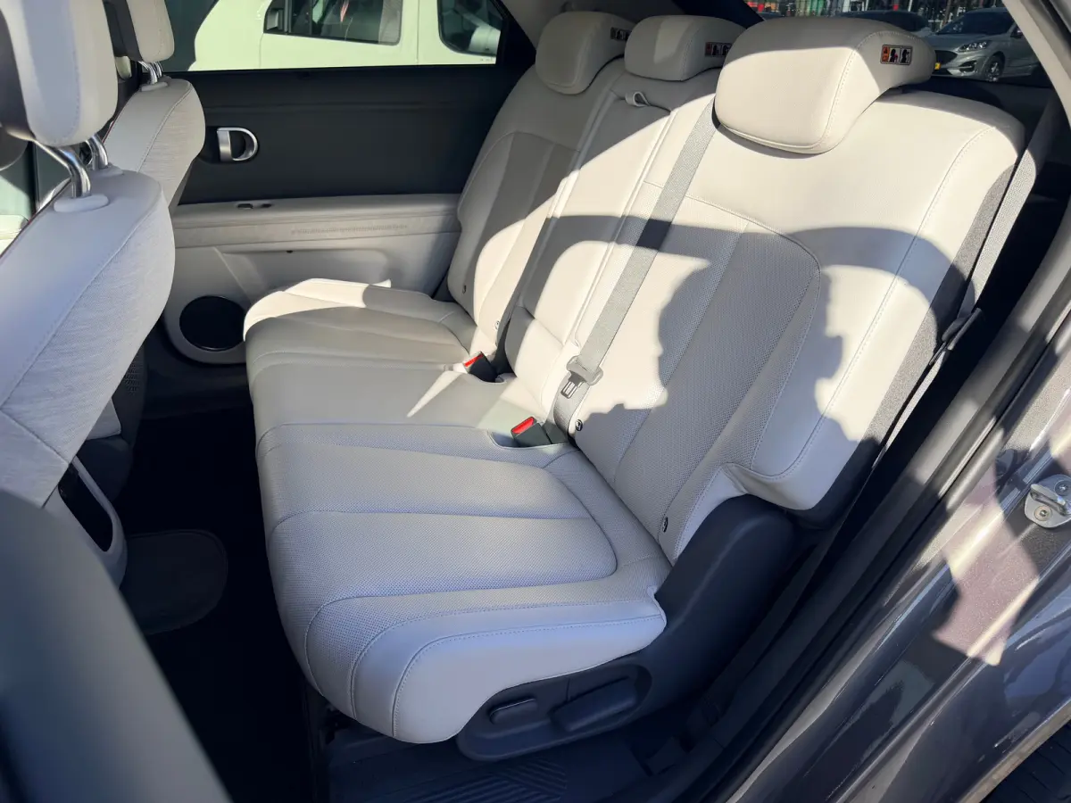 Lounge 73kWh / Verwacht / Nette Auto! / Uniek Interieur! /