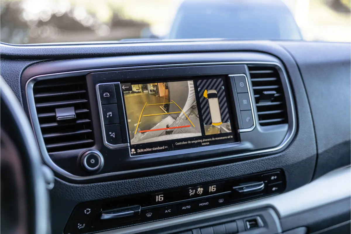 2.0 CDTI 177 PK L3H1 DC Innovation | Marge | BTW & BPM Vrij | L+R Schuifdeur | CarPlay | Camera | Navigatie | Bi-Xenon | Blind Spot | Trekhaak | F1 Flippers | Cruise control | Nieuwe APK