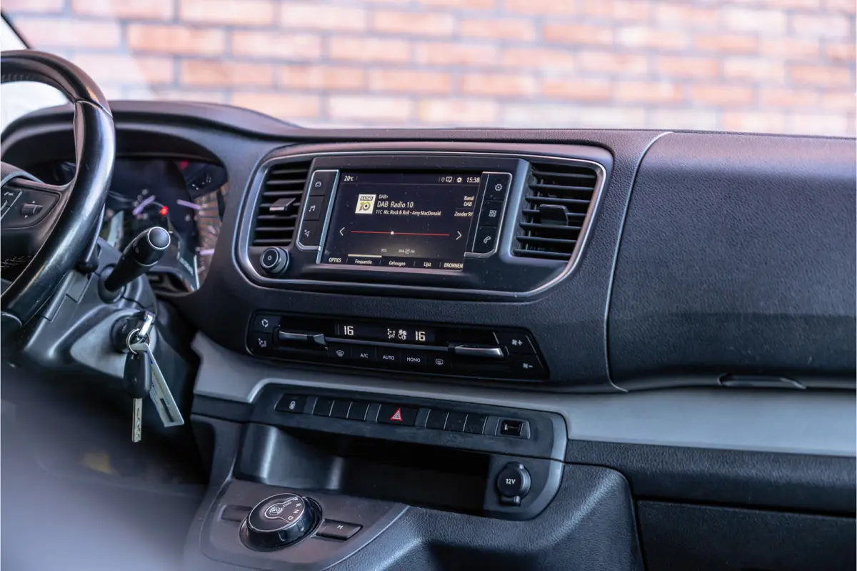 2.0 CDTI 177 PK L3H1 DC Innovation | Marge | BTW & BPM Vrij | L+R Schuifdeur | CarPlay | Camera | Navigatie | Bi-Xenon | Blind Spot | Trekhaak | F1 Flippers | Cruise control | Nieuwe APK