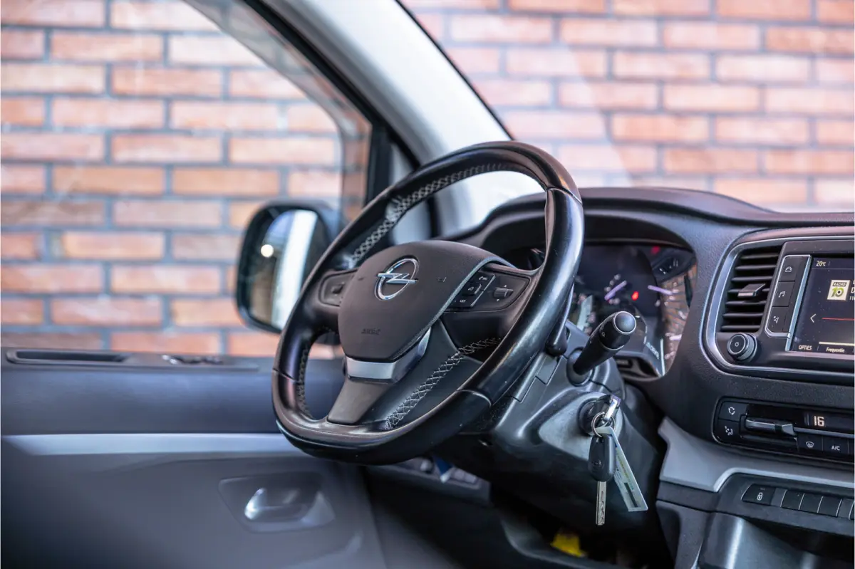2.0 CDTI 177 PK L3H1 DC Innovation | Marge | BTW & BPM Vrij | L+R Schuifdeur | CarPlay | Camera | Navigatie | Bi-Xenon | Blind Spot | Trekhaak | F1 Flippers | Cruise control | Nieuwe APK