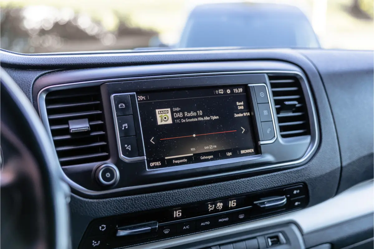 2.0 CDTI 177 PK L3H1 DC Innovation | Marge | BTW & BPM Vrij | L+R Schuifdeur | CarPlay | Camera | Navigatie | Bi-Xenon | Blind Spot | Trekhaak | F1 Flippers | Cruise control | Nieuwe APK