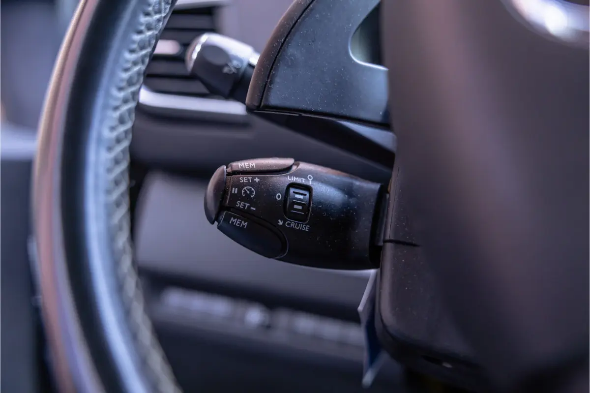 2.0 CDTI 177 PK L3H1 DC Innovation | Marge | BTW & BPM Vrij | L+R Schuifdeur | CarPlay | Camera | Navigatie | Bi-Xenon | Blind Spot | Trekhaak | F1 Flippers | Cruise control | Nieuwe APK
